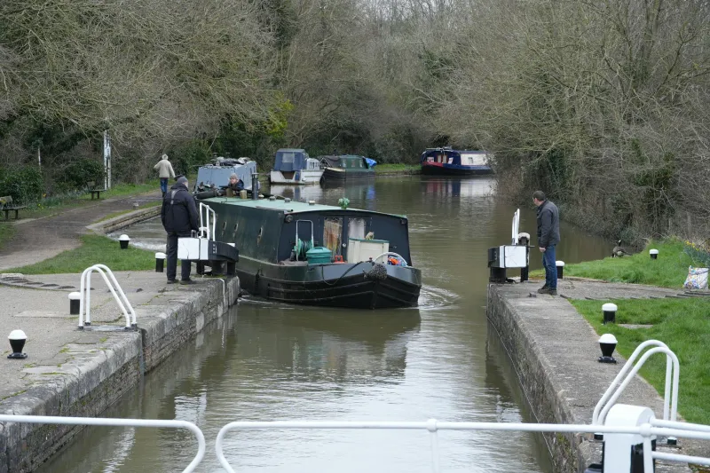 Floating Galleries: The Canal Artists Painting Britain's Moving Heritage